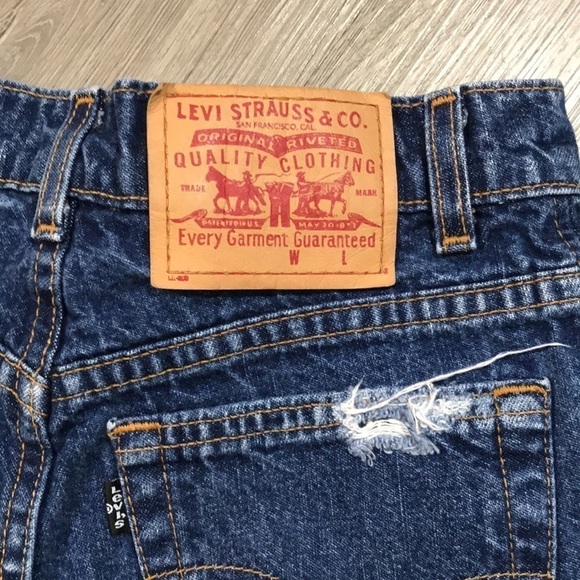 Levi’s Vintage 507 Very Distressed Cut-Off Denim Shorts dated 1989 size 3 - Picture 3 of 10
